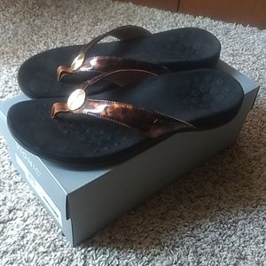 Vionic Thong Sandals